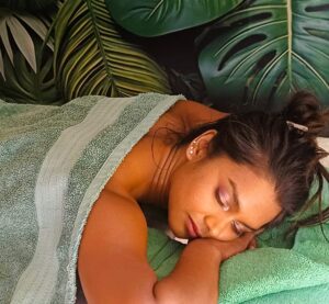 Labri day spa lady on bed square